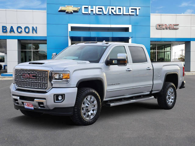 2018 GMC Sierra 2500HD Denali 4WD photo