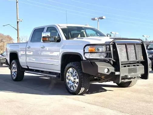 2018 GMC Sierra 2500HD Denali 4WD photo