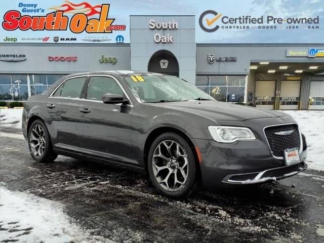 2018 Chrysler 300 Touring RWD photo