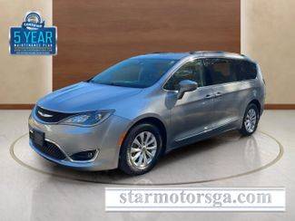 2017 Chrysler Pacifica Minivan Touring-L FWD photo