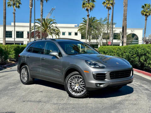 2016 Porsche Cayenne  AWD photo