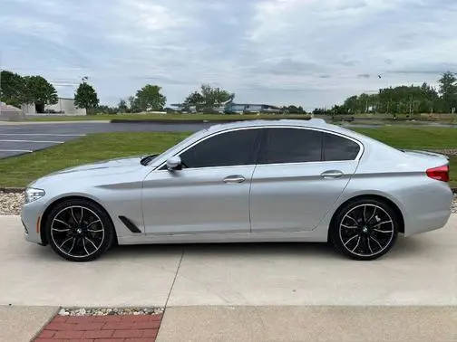 2018 BMW 5 Series 530i xDrive AWD photo