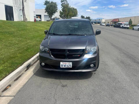 2018 Dodge Grand Caravan SXT FWD photo
