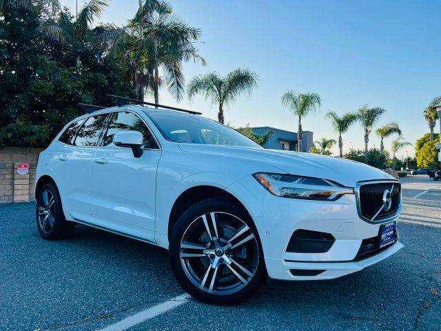 2018 Volvo XC60 Momentum AWD photo