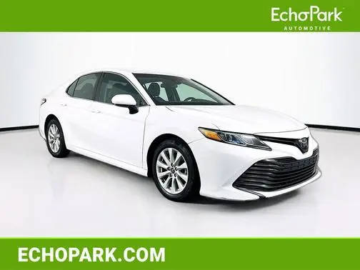 2018 Toyota Camry LE FWD photo