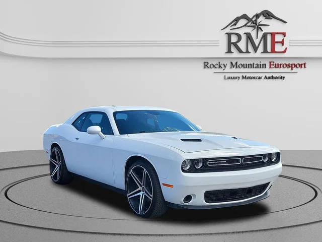 2018 Dodge Challenger SXT RWD photo