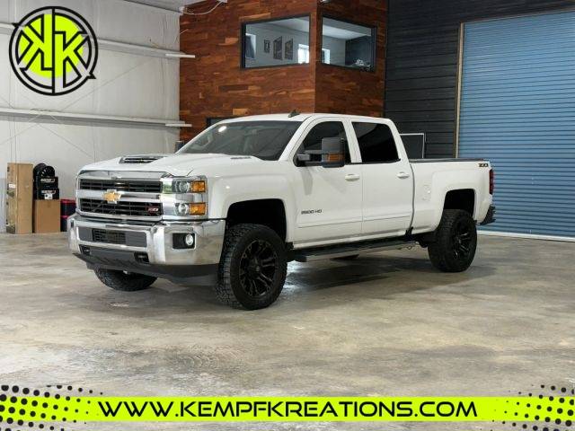 2017 Chevrolet Silverado 2500HD LT 4WD photo