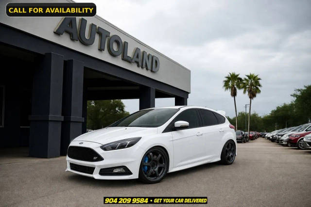 2018 Ford Focus ST FWD photo