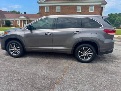 2018 Toyota Highlander XLE FWD photo