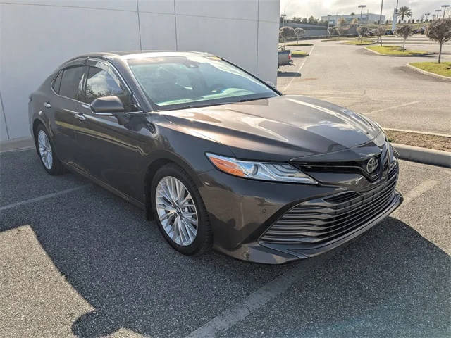 2018 Toyota Camry XLE FWD photo