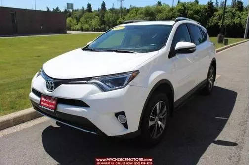 2016 Toyota RAV4 XLE FWD photo