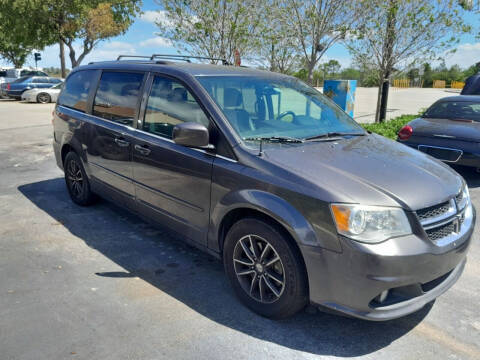 2017 Dodge Grand Caravan SXT FWD photo