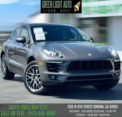 2016 Porsche Macan S AWD photo