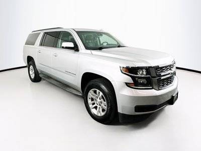 2017 Chevrolet Suburban LT 4WD photo