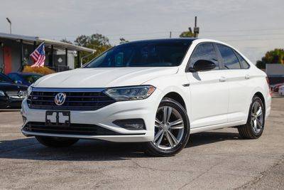 2019 Volkswagen Jetta R-Line FWD photo