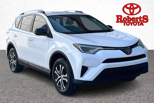 2017 Toyota RAV4 LE FWD photo