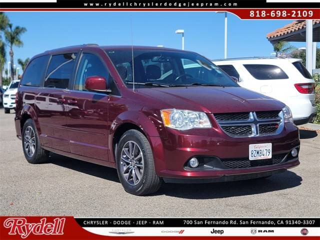 2017 Dodge Grand Caravan SXT FWD photo