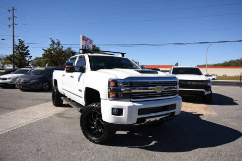 2018 Chevrolet Silverado 2500HD High Country 4WD photo