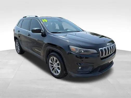 2019 Jeep Cherokee Latitude Plus FWD photo
