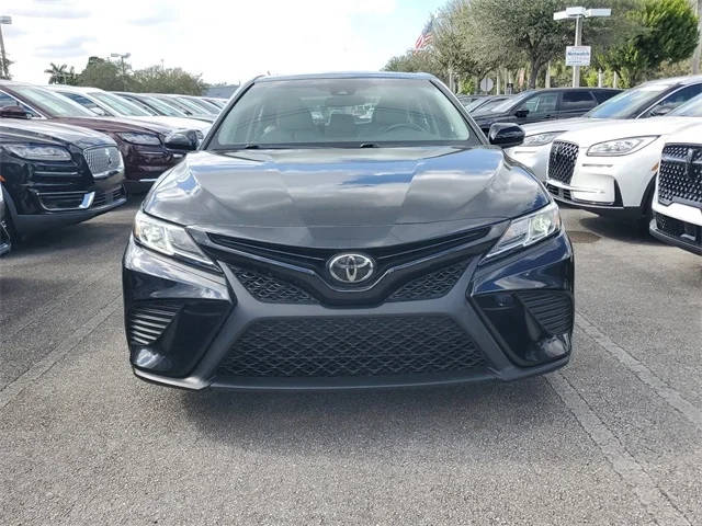 2018 Toyota Camry SE FWD photo