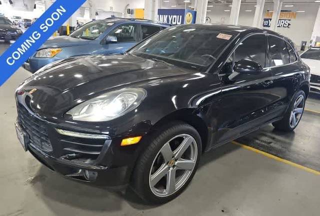 2018 Porsche Macan AWD photo