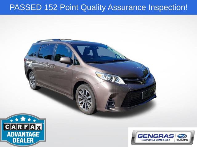 2018 Toyota Sienna LE AWD photo