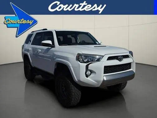 2018 Toyota 4Runner TRD Off Road Premium 4WD photo