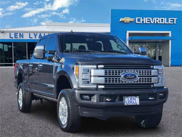 2019 Ford F-350 Super Duty Platinum 4WD photo