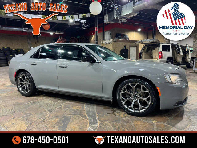 2018 Chrysler 300 Touring RWD photo