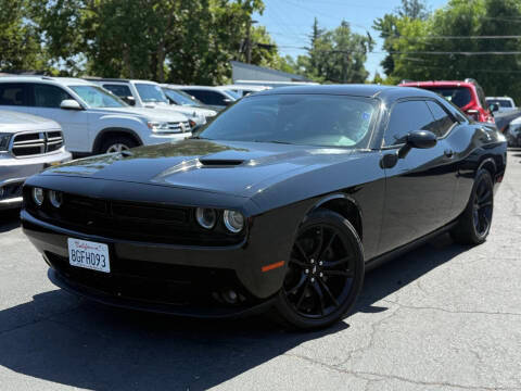 2018 Dodge Challenger SXT Plus RWD photo