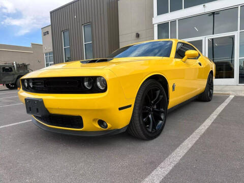 2018 Dodge Challenger SXT RWD photo