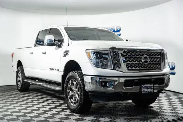 2018 Nissan Titan XD SL 4WD photo