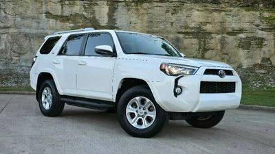 2018 Toyota 4Runner SR5 4WD photo