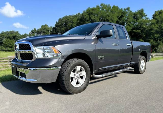 2017 Ram 1500 SLT 4WD photo