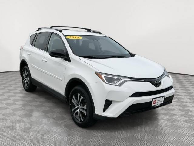 2018 Toyota RAV4 LE AWD photo