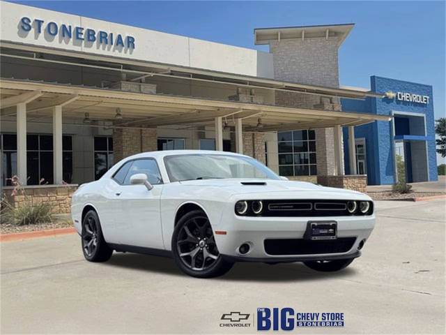 2018 Dodge Challenger SXT Plus RWD photo