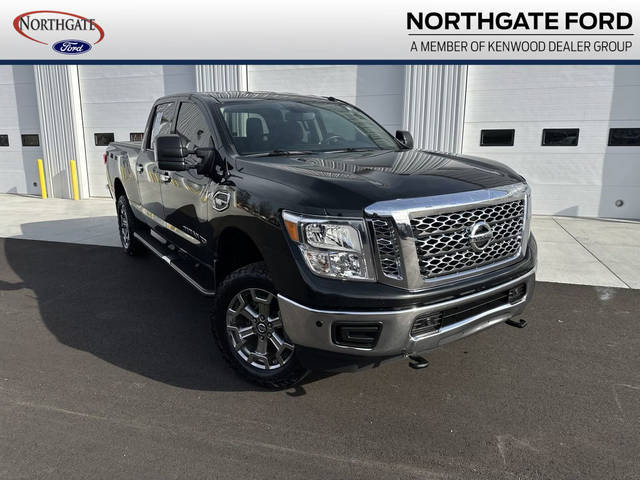 2018 Nissan Titan XD SV 4WD photo