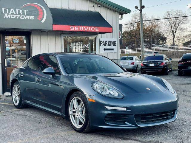 2015 Porsche Panamera RWD photo
