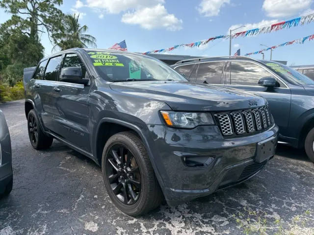 2018 Jeep Grand Cherokee Altitude 4WD photo