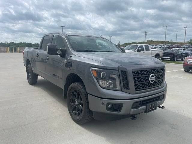 2018 Nissan Titan XD SV 4WD photo