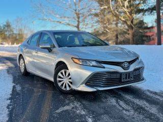 2018 Toyota Camry Hybrid LE FWD photo