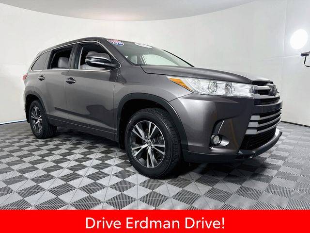 2018 Toyota Highlander LE Plus AWD photo