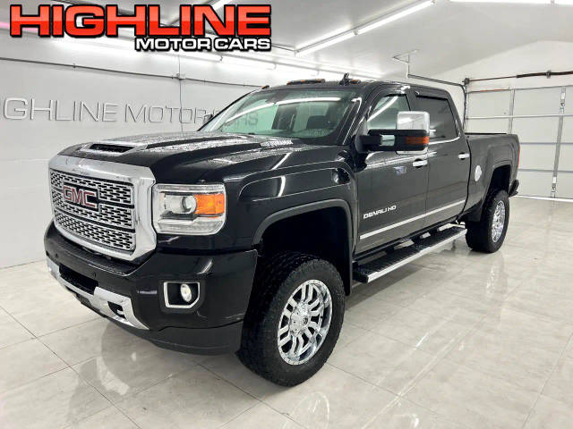 2018 GMC Sierra 2500HD Denali 4WD photo