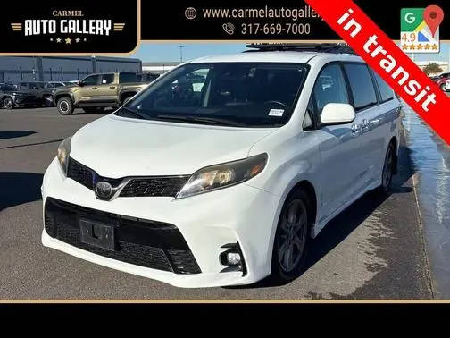 2018 Toyota Sienna SE FWD photo