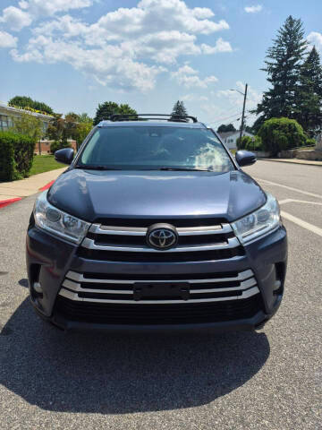 2018 Toyota Highlander XLE AWD photo