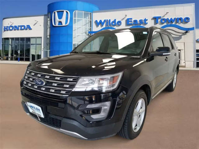 2017 Ford Explorer XLT 4WD photo