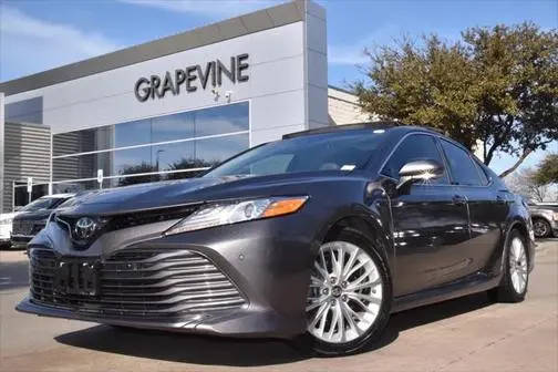 2018 Toyota Camry XLE FWD photo