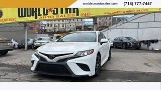 2018 Toyota Camry SE FWD photo