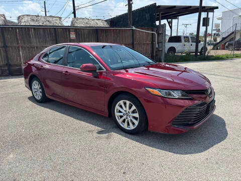 2018 Toyota Camry LE FWD photo