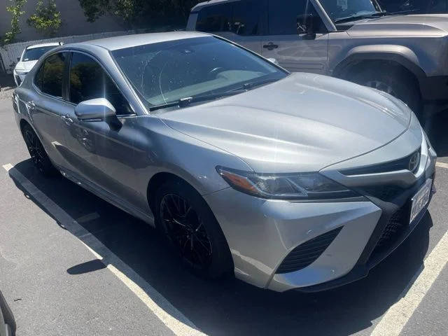2018 Toyota Camry SE FWD photo